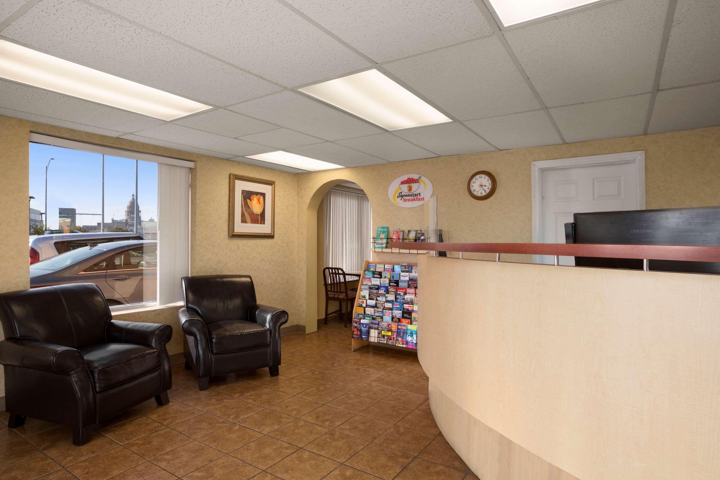 Super 8 By Wyndham Austin Downtown/Capitol Area Motel Dış mekan fotoğraf