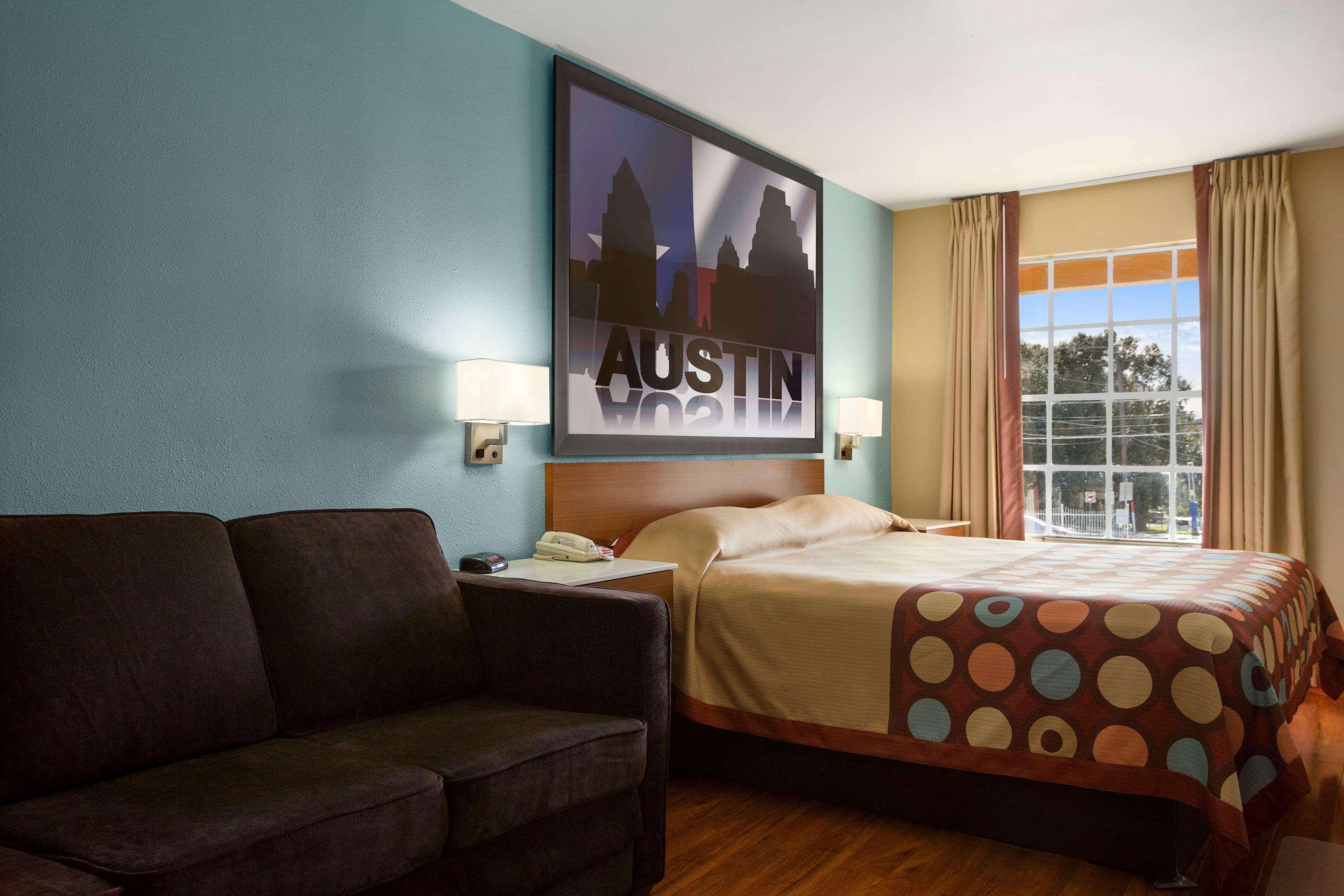 Super 8 By Wyndham Austin Downtown/Capitol Area Motel Dış mekan fotoğraf